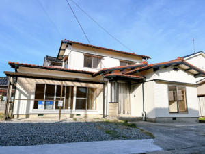 富山市草島、中古一戸建ての外観画像です