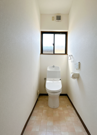 富山市婦中町外輪野、中古一戸建てのトイレ画像です