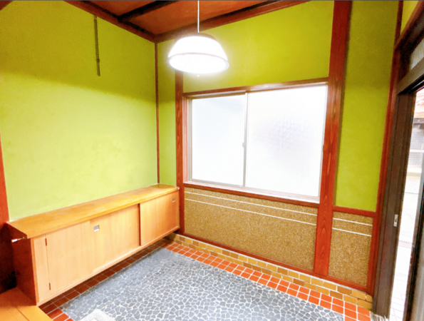 射水市作道、中古一戸建ての玄関画像です