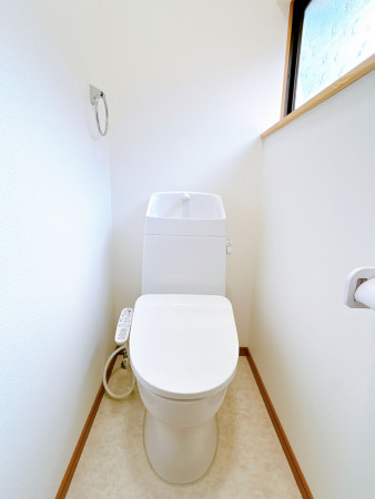 富山市水橋中村、中古一戸建てのトイレ画像です