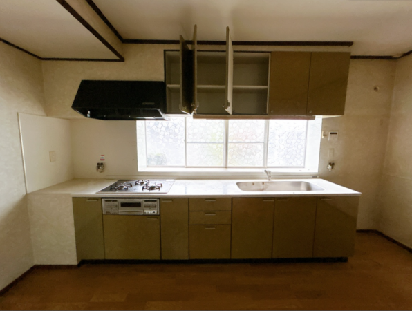 富山市長江本町、中古一戸建てのキッチン画像です
