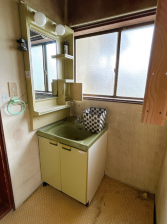 富山市婦中町島田、中古一戸建ての洗面画像です