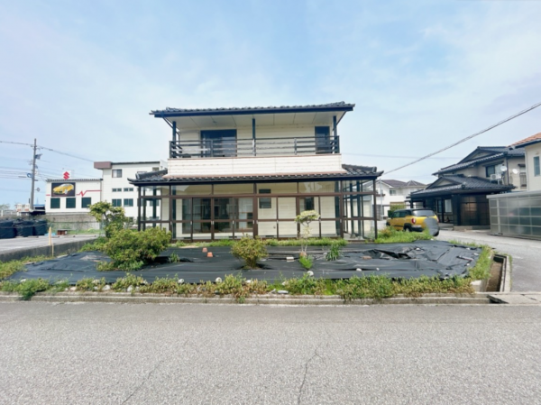 黒部市田家新、中古一戸建ての外観画像です