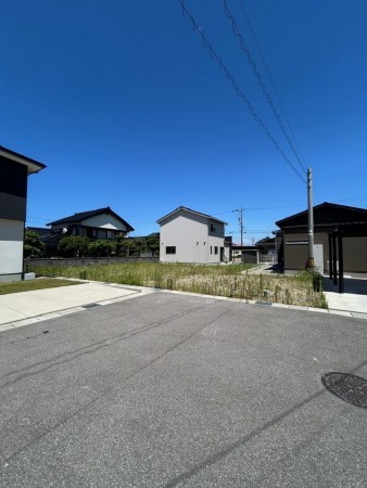 射水市手崎、土地の画像です