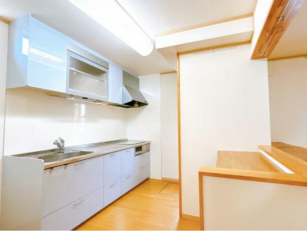 富山市水橋中村、中古一戸建てのキッチン画像です