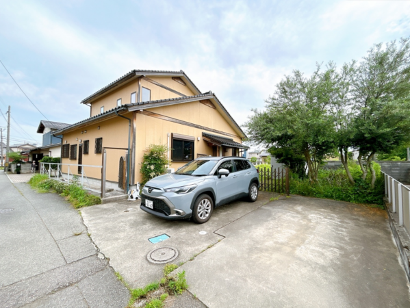 富山市大町、中古一戸建ての駐車場画像です