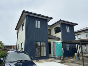 黒部市若栗、中古一戸建ての外観画像です
