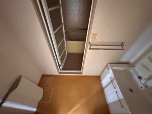 富山市長江本町、マンションの洗面画像です