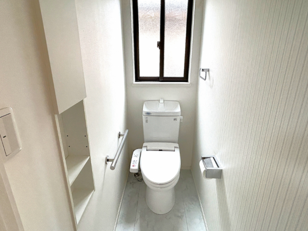 富山市太田、中古一戸建てのトイレ画像です