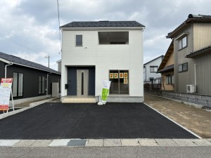 滑川市辰野、新築一戸建ての外観画像です