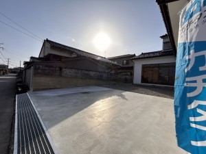 富山市田畑、中古一戸建ての駐車場画像です