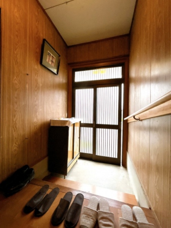 富山市田畑、中古一戸建ての玄関画像です