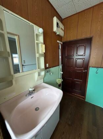 富山市婦中町袋、中古一戸建ての洗面画像です