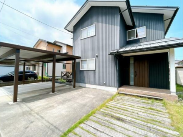 富山市北代、中古一戸建ての外観画像です