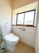 富山市八尾町杉田、中古一戸建てのトイレ画像です