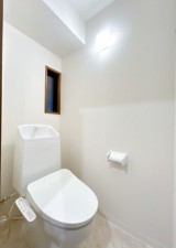 富山市稲荷元町、マンションのトイレ画像です