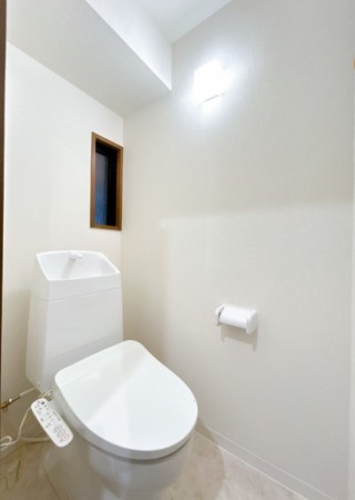 富山市稲荷元町、マンションのトイレ画像です