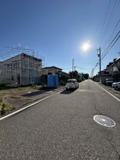 富山市上八日町、土地の前面道路を含む現地写真画像です