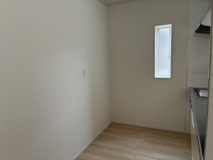 滑川市上小泉、新築一戸建てのキッチン画像です