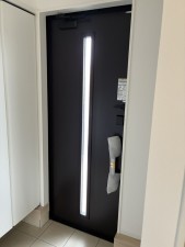 滑川市上小泉、新築一戸建ての玄関画像です