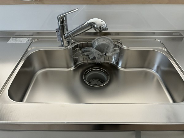 滑川市上小泉、新築一戸建てのキッチン画像です