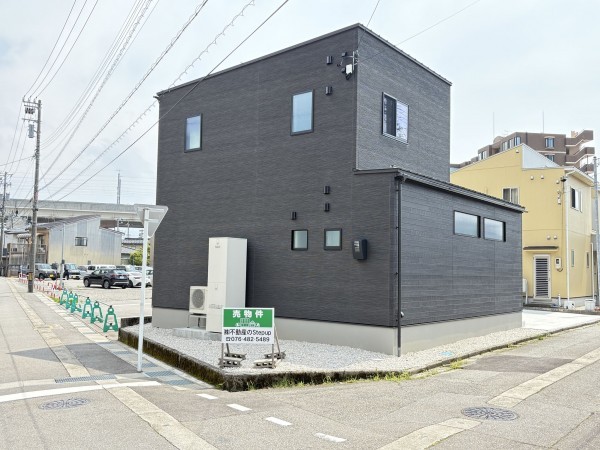富山市稲荷元町、新築一戸建ての外観画像です