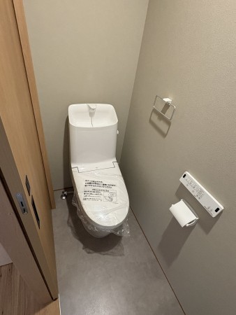 富山市稲荷元町、新築一戸建てのトイレ画像です
