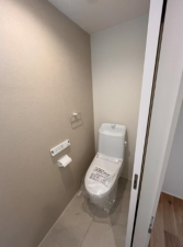 富山市栄町、新築一戸建てのトイレ画像です