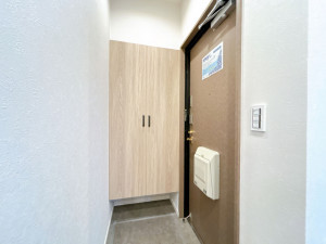 富山市城川原、マンションの玄関画像です