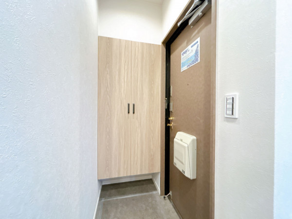 富山市城川原、マンションの玄関画像です