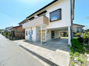 富山市新庄町、中古一戸建ての外観画像です