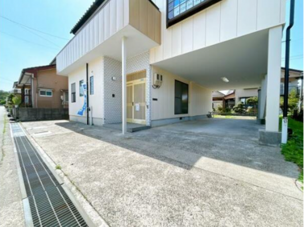 富山市新庄町、中古一戸建ての外観画像です