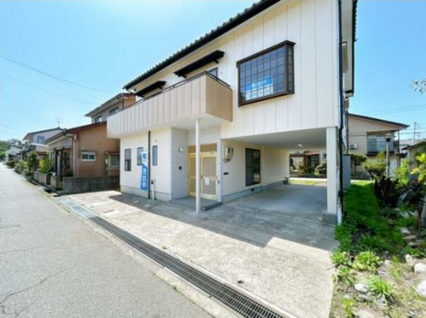 富山市新庄町、中古一戸建ての外観画像です