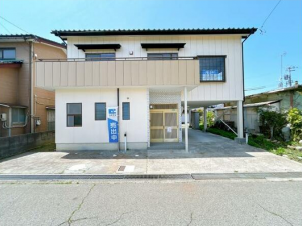 富山市新庄町、中古一戸建ての外観画像です