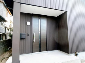 射水市八塚、中古一戸建ての玄関画像です