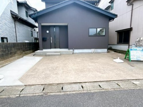 射水市八塚、中古一戸建ての画像です