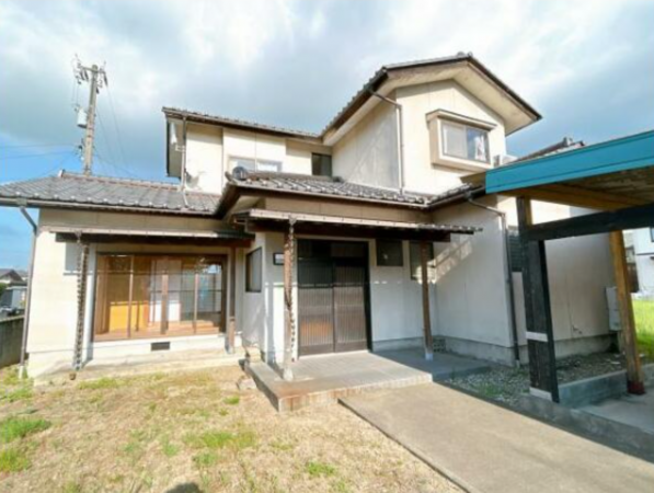 富山市長附、中古一戸建ての外観画像です