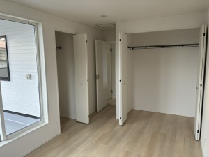 高岡市蓮花寺、新築一戸建ての寝室画像です