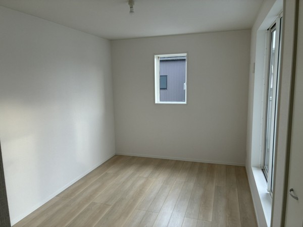 高岡市蓮花寺、新築一戸建ての寝室画像です