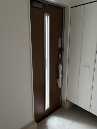 高岡市蓮花寺、新築一戸建ての玄関画像です