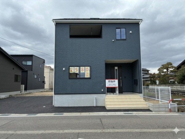 富山市婦中町笹倉、新築一戸建ての外観画像です