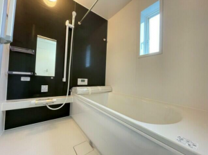 富山市犬島、新築一戸建ての風呂画像です