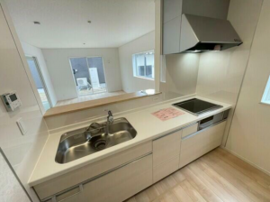 富山市犬島、新築一戸建てのキッチン画像です