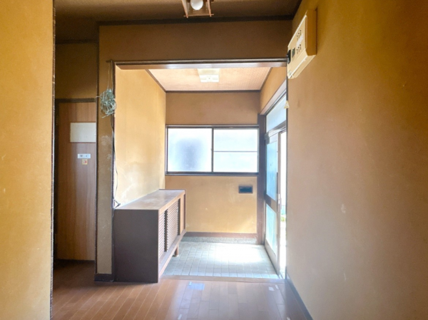 富山市願海寺、中古一戸建ての玄関画像です