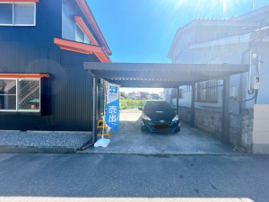 富山市長江本町、中古一戸建ての駐車場画像です