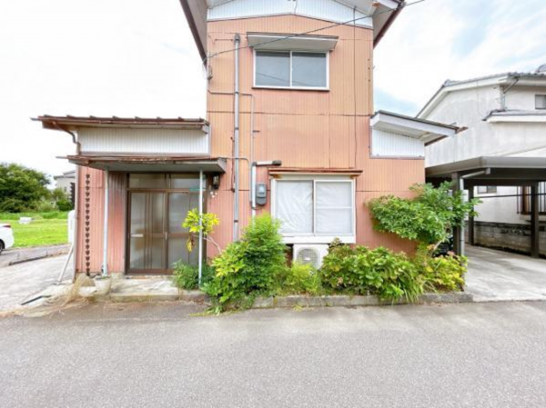 富山市長江本町、中古一戸建ての外観画像です