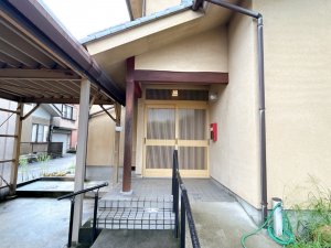 富山市若竹町、中古一戸建ての玄関画像です