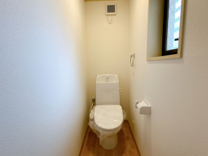 富山市若竹町、中古一戸建てのトイレ画像です