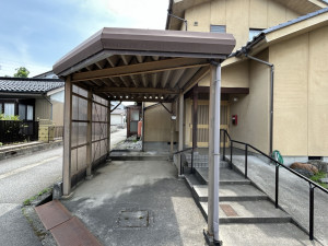 富山市若竹町、中古一戸建ての駐車場画像です