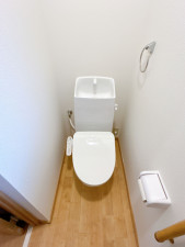 富山市若竹町、中古一戸建てのトイレ画像です